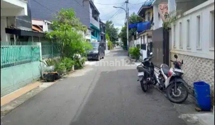 Rumah Paling Murah Hitung Tanah di Pulomas 1