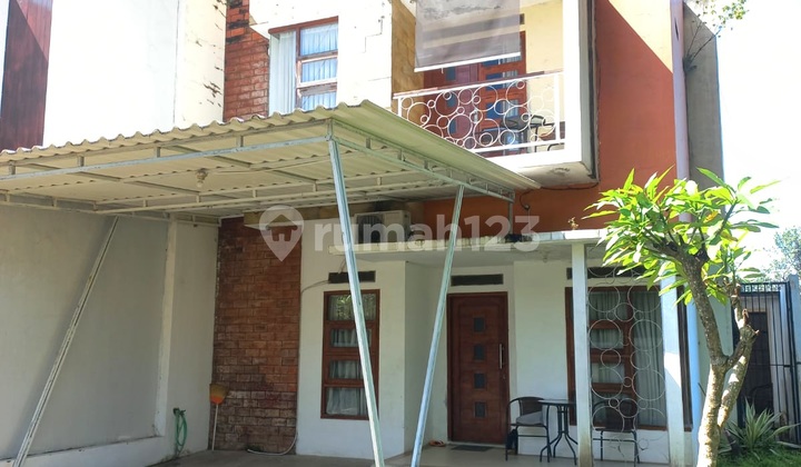 Beautiful Modern 2-Story House in a 24-Hour Security Housing Complex Inside the Ringroad Ketandan Banguntapan, Near PLN Gedongkuning