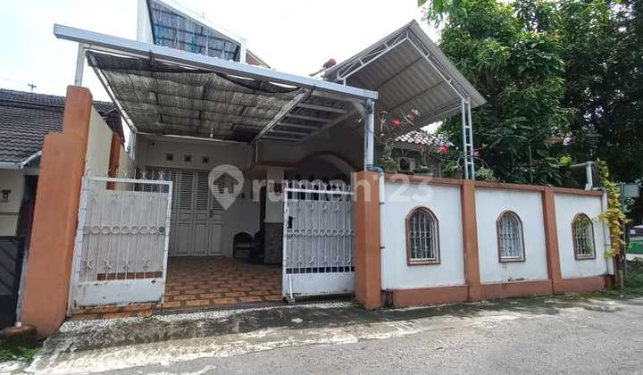 Rumah Mewah 2 Lantai Full Furnished Sangat Istimewa di Umbulharjo Kodya Dekat Rs. Wirosaban 2