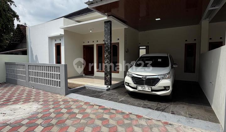 New Fresh Modern Limasan House Ready to Occupy 3 Units in Tirtoadi Mlati Sleman Near Cebongan Market