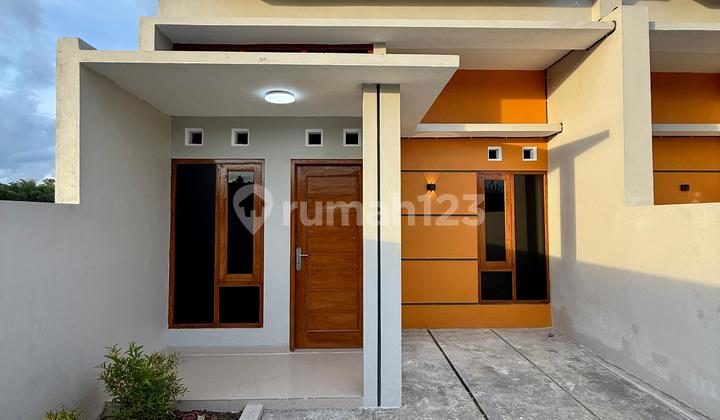 Beautiful New Minimalist Modern House - Economical Price with Rice Field View near Kids Fun Wonosari Road Beautiful New Minimalist Modern House - Economical Price with Rice Field View near Kids Fun Wonosari Road