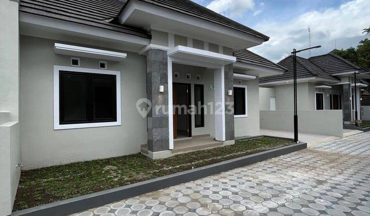 Murah Banget! Rumah Baru Fresh Cantik Limasan Modern Dengan Harga Murah Banget Di Tamanmartani Kalasan Sleman Dekat Bogem 2