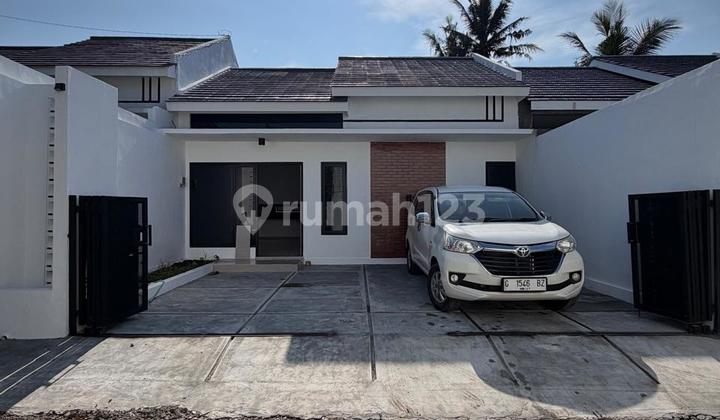 New Beautiful Minimalist House - Economical Price Ready to Occupy in Catur Harjo Sleman Near Sleman Hospital