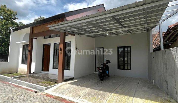 Rumah Cantik Modern Kekinian - Harga Murah Dalam Cluster 6 Unit Di Jalan Magelang Km. 12 Tridadi Sleman 2