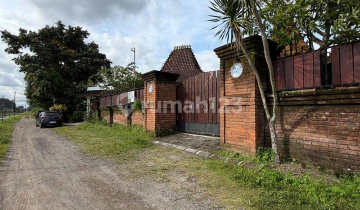 Classic Old Javanese House and Joglo on Kabupaten Street, Trihanggo, Gamping, Sleman, Near RSA UGM 2