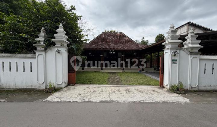 Classic Joglo Limasan Full Ancient Teak Wood House with Swimming Pool and Gazebo on Jalan Kaliurang Km. 13 Ngaglik Sleman Near UII Campus Classic Joglo Limasan Full Ancient Teak Wood House with Swimming Pool and Gazebo on Jalan Kaliurang Km. 13 Ngaglik Sleman Near UII Campus
