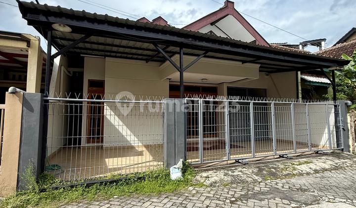 House in the City of Yogyakarta in Warungboto, Umbulharjo, Near City Hall Timoho and Xt Square 2