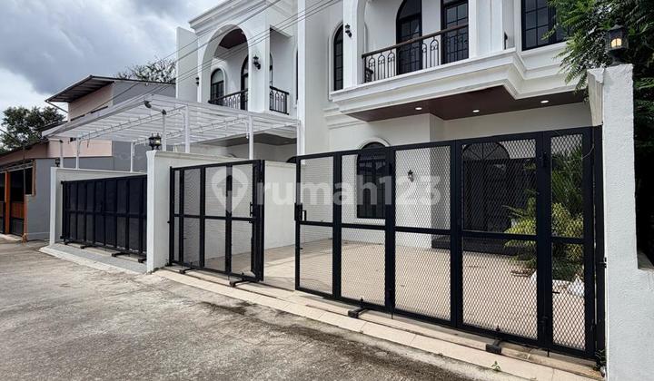 Rumah Mewah Modern American Clasic 2 Lantai - Harga Murah Banget di Wedomartani Ngemplak Sleman Dekat Budi 2