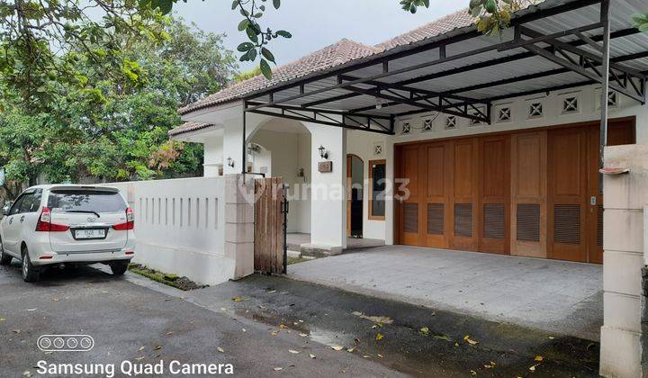 ISTIMEWA BANGET...! RUMAH  MEWAH TATA RUANG NYAMAN LEGA - DENGAN TANAH LUAS DI CONDONG CATUR DEKAT PAMELA 6 DAN KAMPUS UPN 1