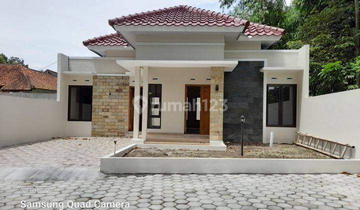 RUMAH BARU MEWAH DENGAN MODEL LIMASAN FRESH DENGAN TANAH LUAS DI JALAN KALIURANG KM 13 DEKAT PASAR JANGKANG NGEMPLAK SLEMAN 2