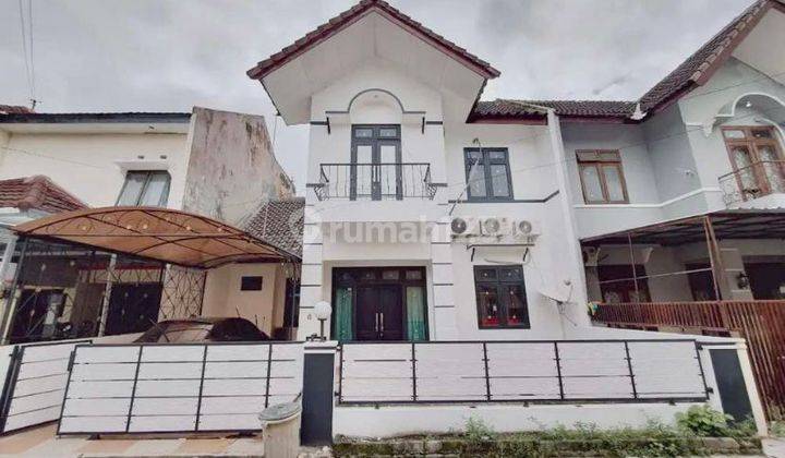 RUMAH MEWAH 2 LANTAI DALAM PERUNAHAN DI SETURAN DEKAT KAMPUS UPN 1
