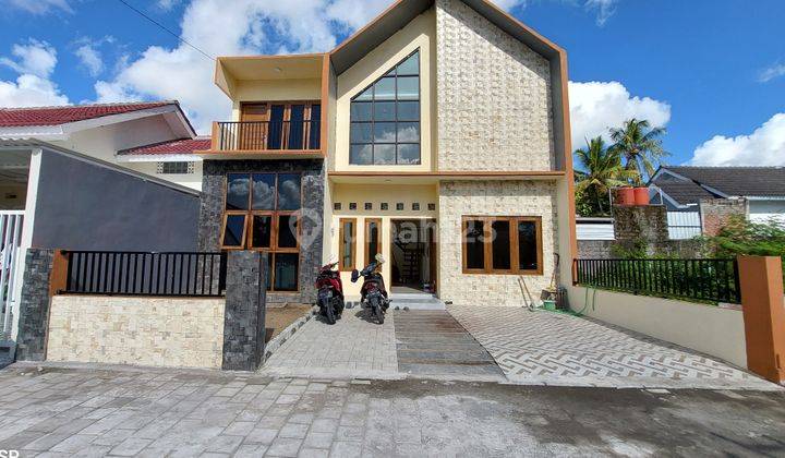 RUMAH BARU MILENIAL - SCANDINAVIAN 2 LANTAI DI DALAM PERUMAHAN JALAN WATES KM 7 UTARA RS. MITRA SEHAT