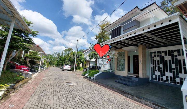 RUMAH MEWAH 2 LANTAI ISTIMEWA HOOK DALAM PERUMAHAN ELITE DI MLATI DEKAT SCH SLEMAN