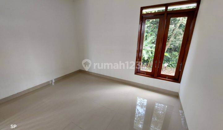 RUMAH MEWAH 2 LANTAI ISTIMEWA HOOK DALAM PERUMAHAN ELITE DI MLATI DEKAT SCH SLEMAN