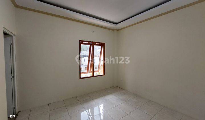 JARANG ADA! GEDUNG LUAS KOST EKLUSIF DAN RUMAH MEWAH ADA KOLAM RENANG - STRATEGIS DI TEPI JALAN KALIURANG KM 14 DEKAT KAMPUS UII
