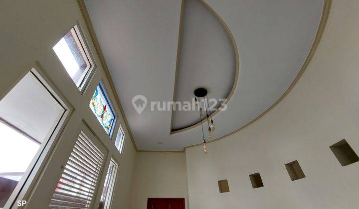 JARANG ADA! GEDUNG LUAS KOST EKLUSIF DAN RUMAH MEWAH ADA KOLAM RENANG - STRATEGIS DI TEPI JALAN KALIURANG KM 14 DEKAT KAMPUS UII