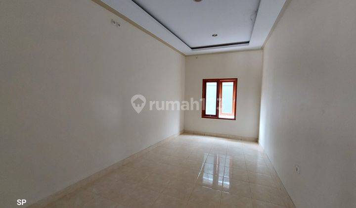 JARANG ADA! GEDUNG LUAS KOST EKLUSIF DAN RUMAH MEWAH ADA KOLAM RENANG - STRATEGIS DI TEPI JALAN KALIURANG KM 14 DEKAT KAMPUS UII