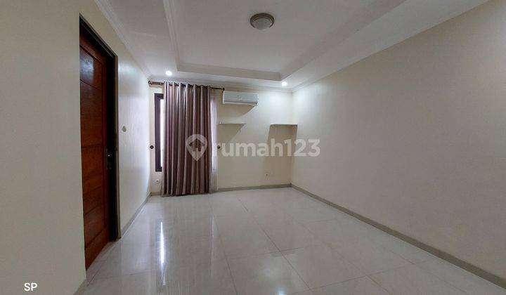 JARANG ADA! GEDUNG LUAS KOST EKLUSIF DAN RUMAH MEWAH ADA KOLAM RENANG - STRATEGIS DI TEPI JALAN KALIURANG KM 14 DEKAT KAMPUS UII