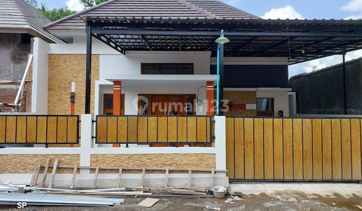 RUMAH GAGAH LIMASAN DENGAN TATA RUANG NYAMAN LEGA DI DEKAT PASAR JANGKANG NGEMPLAK SLEMAN