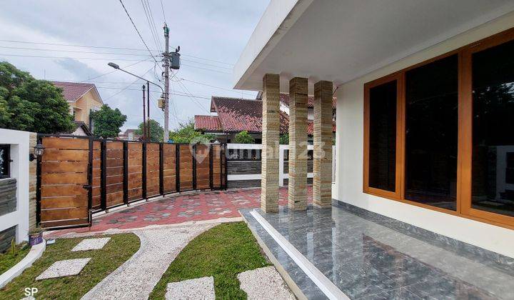 RUMAH BARU MEWAH HOOK ISTIMEWA DENGAN TANAH LUAS TEPI JALAN ASPAL DI KOTAGEDE KODYA