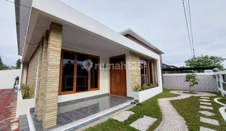 RUMAH BARU MEWAH HOOK ISTIMEWA DENGAN TANAH LUAS TEPI JALAN ASPAL DI KOTAGEDE KODYA