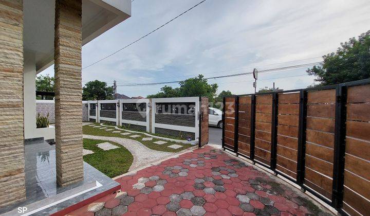 RUMAH BARU MEWAH HOOK ISTIMEWA DENGAN TANAH LUAS TEPI JALAN ASPAL DI KOTAGEDE KODYA