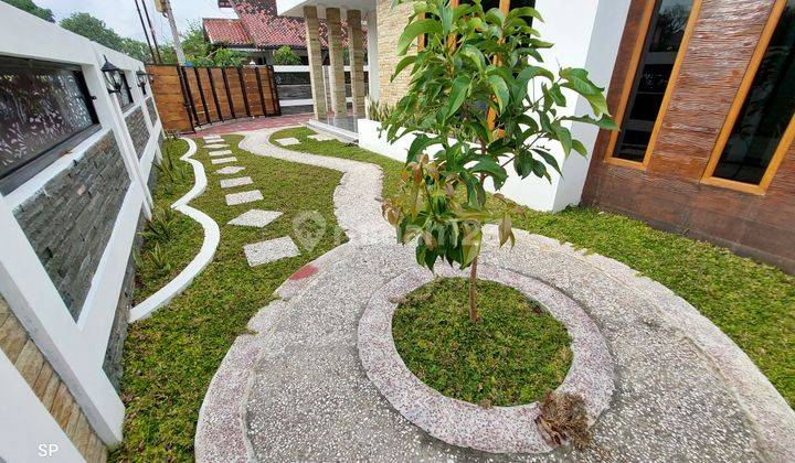 RUMAH BARU MEWAH HOOK ISTIMEWA DENGAN TANAH LUAS TEPI JALAN ASPAL DI KOTAGEDE KODYA