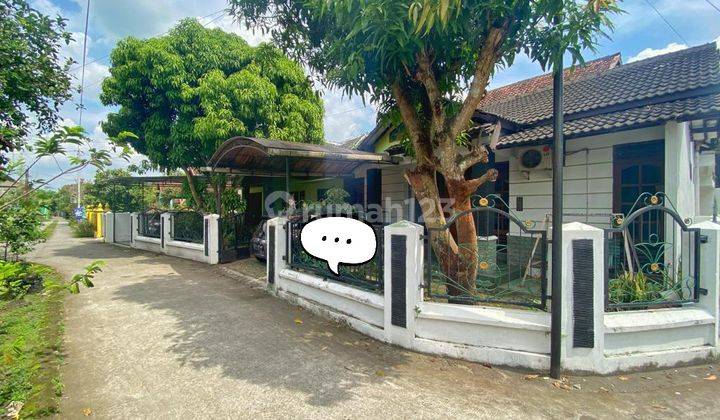 RUMAH HOOK MURAH 2 LANTAI - TERAWAT DENGAN TANAH LUAS DI SIDOARUM GODEAN 3