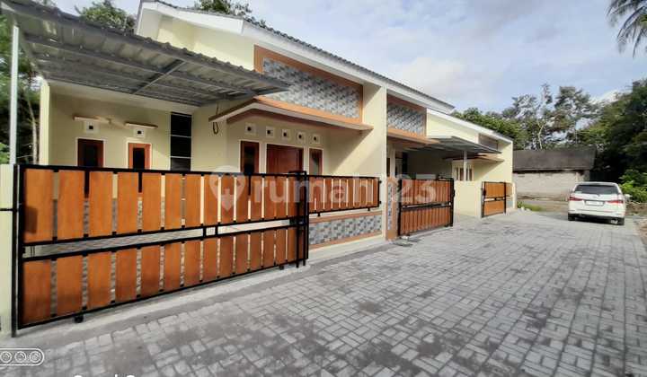 RUMAH CANTIK MINIMALIS KEMBAR DI DEKAT KAMPUS UNRIYO TAJEM MAGUWOHARJO SLEMAN
