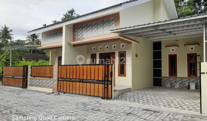 RUMAH CANTIK MINIMALIS KEMBAR DI DEKAT KAMPUS UNRIYO TAJEM MAGUWOHARJO SLEMAN