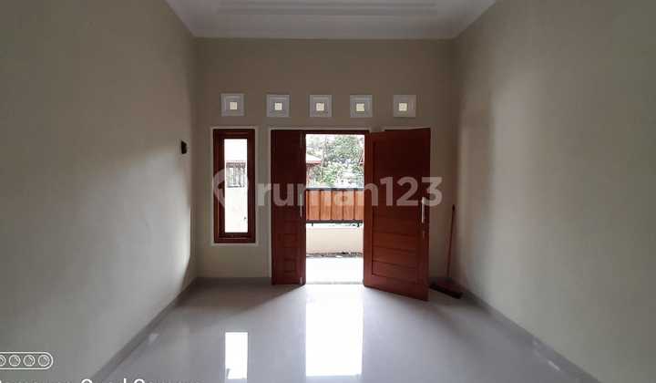 RUMAH CANTIK MINIMALIS KEMBAR DI DEKAT KAMPUS UNRIYO TAJEM MAGUWOHARJO SLEMAN