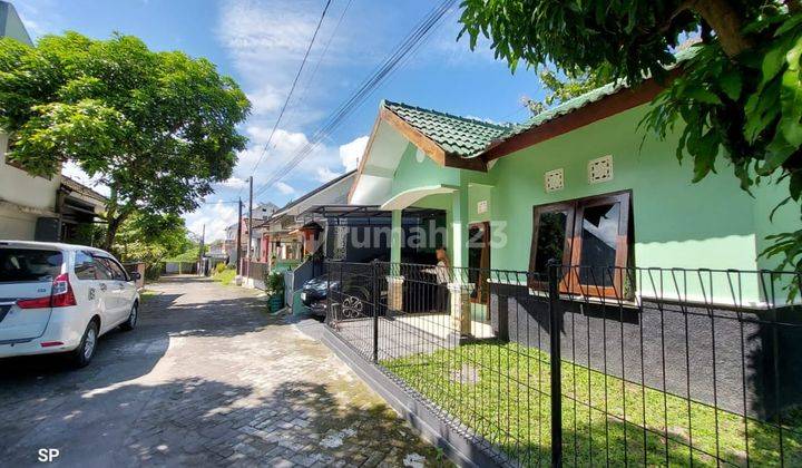 MURAH BANGET! RUMAH CANTIK TERAWAT - HARGA BERSAHABAT DALAM PERUMAHAN ASRI DEKAT KAMPUS BUDI MULIA TAJEM