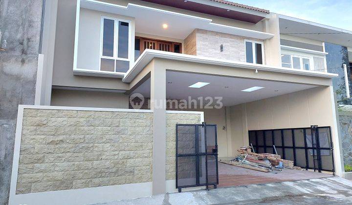ISTIMEWA BANGET! RUMAH MEWAH BARU 2 LANTAI DENGAN KUALITAS PREMIUM DI DEKAT STADION MAGUWOHARJO DAN JOGJABAY