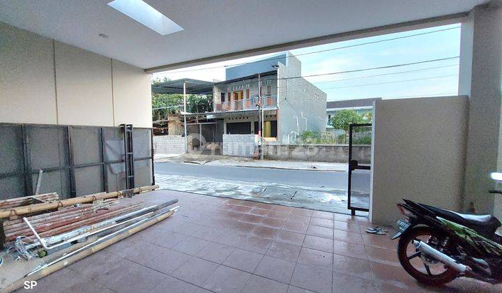 ISTIMEWA BANGET! RUMAH MEWAH BARU 2 LANTAI DENGAN KUALITAS PREMIUM DI DEKAT STADION MAGUWOHARJO DAN JOGJABAY