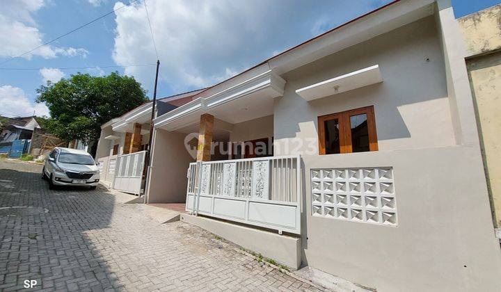 RUNAH BARU CANTIK MINIMALIS DALAM PERUMAHAN DEKAT PAMELA 7 PURWOMARTANI 4