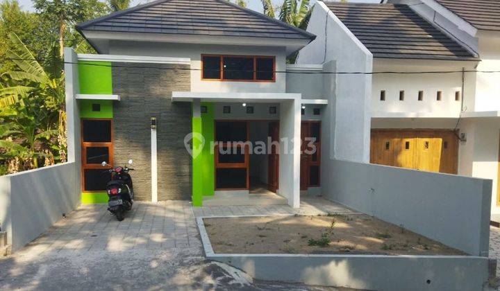 RUMAH BARU CANTIK LIMASAN HARGA MURAH DI JALAN WATES KM 9.5 SEDAYU DEKAT PERTAMINA REWULU 1