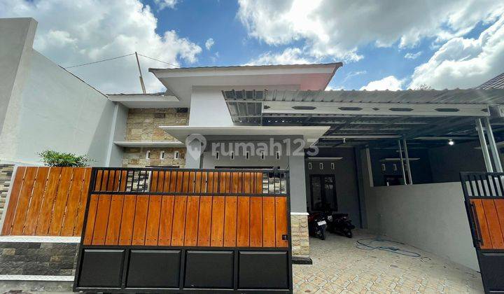 RUMAH  MEWAH LIMASAN DENGAN TATA RUANG NYAMAN  DI DEKAT SD MODEL WEDOMARTANI NGEMPLAK SLEMAN