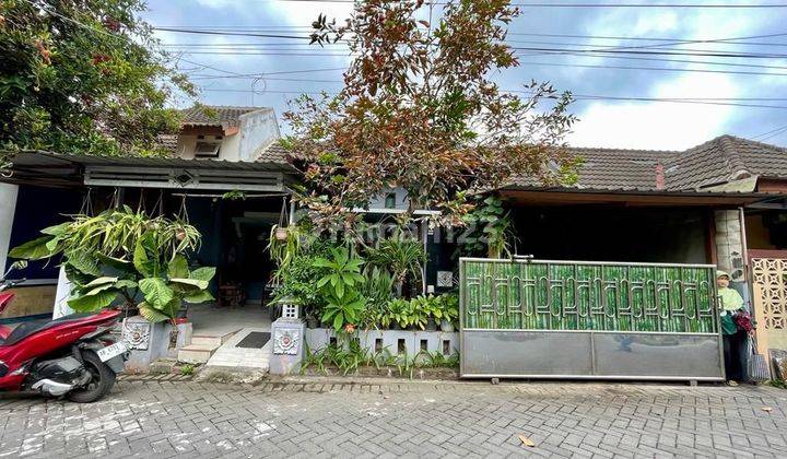 RUMAH CANTIK TERAWAT DALAM PERUMAHAN DI JALAN IMOGIRI BARAT KM 5 BANGUNHARJO SEWON BANTUL DEKAT KAMPUS UAD 1