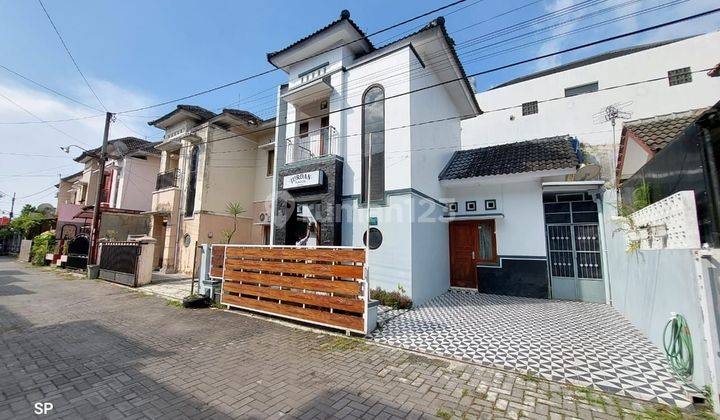 RUMAH MEWAH 2 LANTAI DENGAN KONSEP HOMESTAY DALAM PERUMAHAN DI JALAN PALAGAN KM 8 NGAGLIK SLEMAN 2