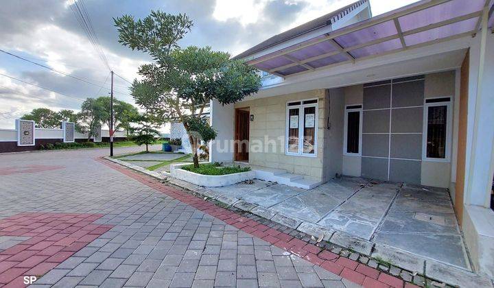 RUMAH BARU CANTIK MINIMALIS DALAM PERUMAHAN SECURITY 24 JAM DI JALAN KALIURANG KM 12 SUKOHARJO NGAGLIK SLEMAN 2