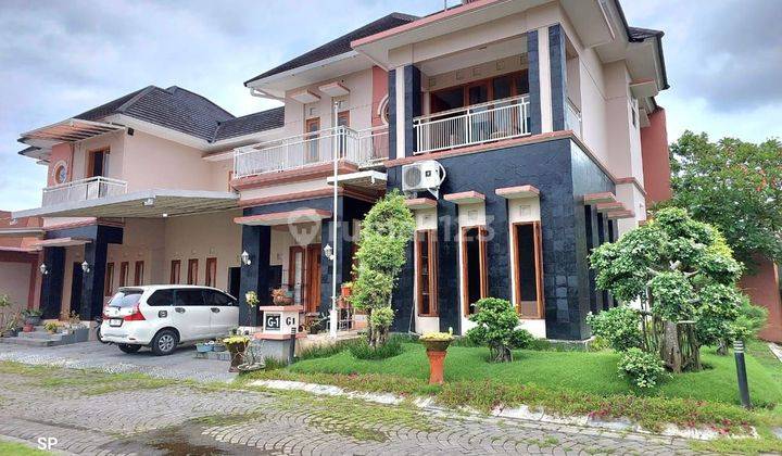 RUMAH MEWAH LUX 2 LANTAI DENGAN PRIVAT POOL DALAM PERUMAHAN ELITE KUANTAN 2 REGENCY DI TEGALREJO KODYA DEKAT MALIOBORO 2