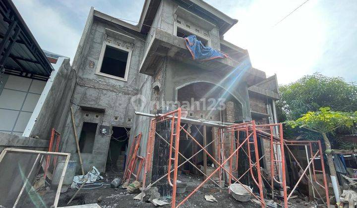 RUMAH MEWAH KLASIK MODERN 2 LANTAI STRATEGIS TEPI JALAN DI NGIPIK BANGUNTAPAN BANTUL 2