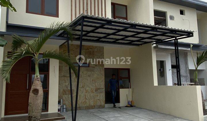 RUMAH BARU MEWAH 2 LANTAI UNIT POJOK DALAM CLUSTER 8 UNIT DI KADIROJO PURWOMARTANI DEKAT KAMPUS UKRIM 1