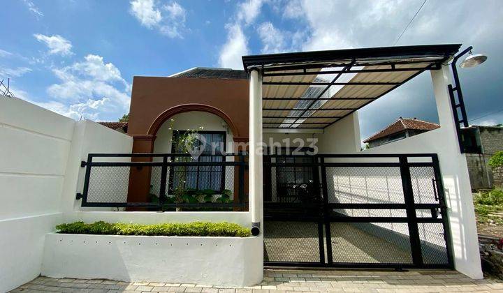 RUMAH MODERN KEKINIAN FULLY FURNISHED DENGAN MEZANIN LOKASI DEKAT BUDI MULIA TAJEM MAGUWOHARJO 1