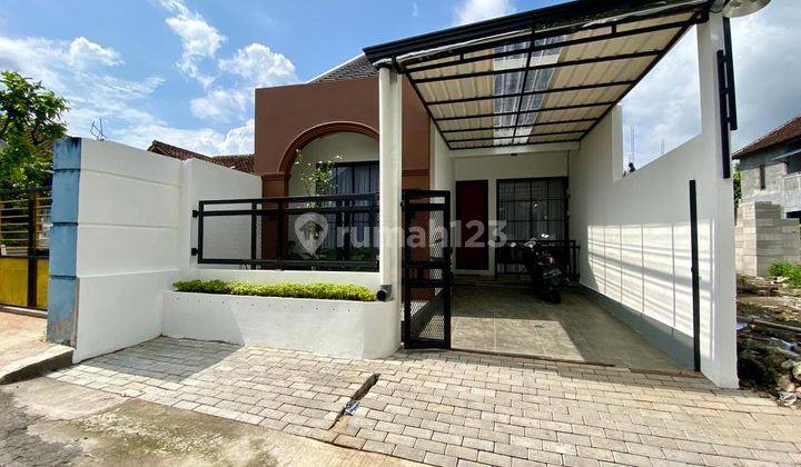 RUMAH MODERN KEKINIAN FULLY FURNISHED DENGAN MEZANIN LOKASI DEKAT BUDI MULIA TAJEM MAGUWOHARJO 2