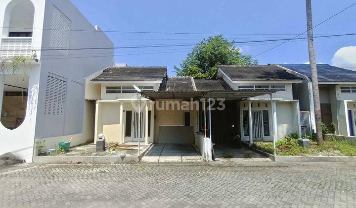 RUMAH MODERN MINIMALIS DALAM PERUMAHAN CLUSTER ONAEGATE SYSTEM DI WIYORO BANGUNTAPAN BANTUL 2