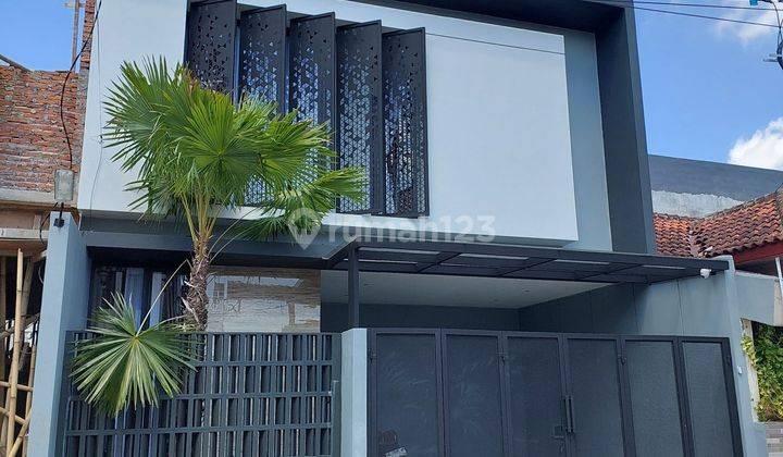 RUMAH MODERN KONTEMPORER 2 LANTAI FULL FURNISHES DI DEKAT KAMPUS BUDI MULIA TAJEM MAGUWOHARJO 2