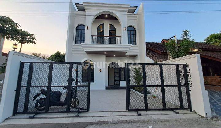 RUMAH BARU KLASIK MODERN 2 LANTAI DI WEDOMARTANI NGEMPLAK SLEMAN DEKAT KAMPUS BUDI MULIA TAJEM 2