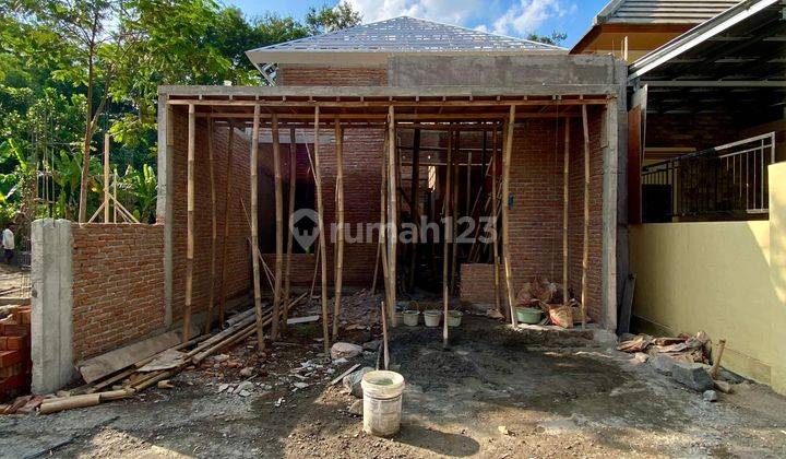 RUMAH CANTIK MODERN KEKINIAN DENGAN TATA RUANG FUNGSIONAL DI DEKAT SD MODEL WEDOMARTANI NGEMPLAK SLEMAN 2