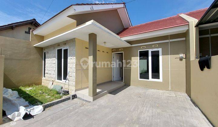 RUMAH BARU CANTIK MINIMALIS - HARGA SUPER EKONOMIS DALAM CLUSTER 8 UNIT DI SAYEGAN DEKAT EXIT TOL SAYEGAN SLEMAN 2